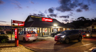 Koniec drive-thru? Zakazu chce coraz więcej miast w USA