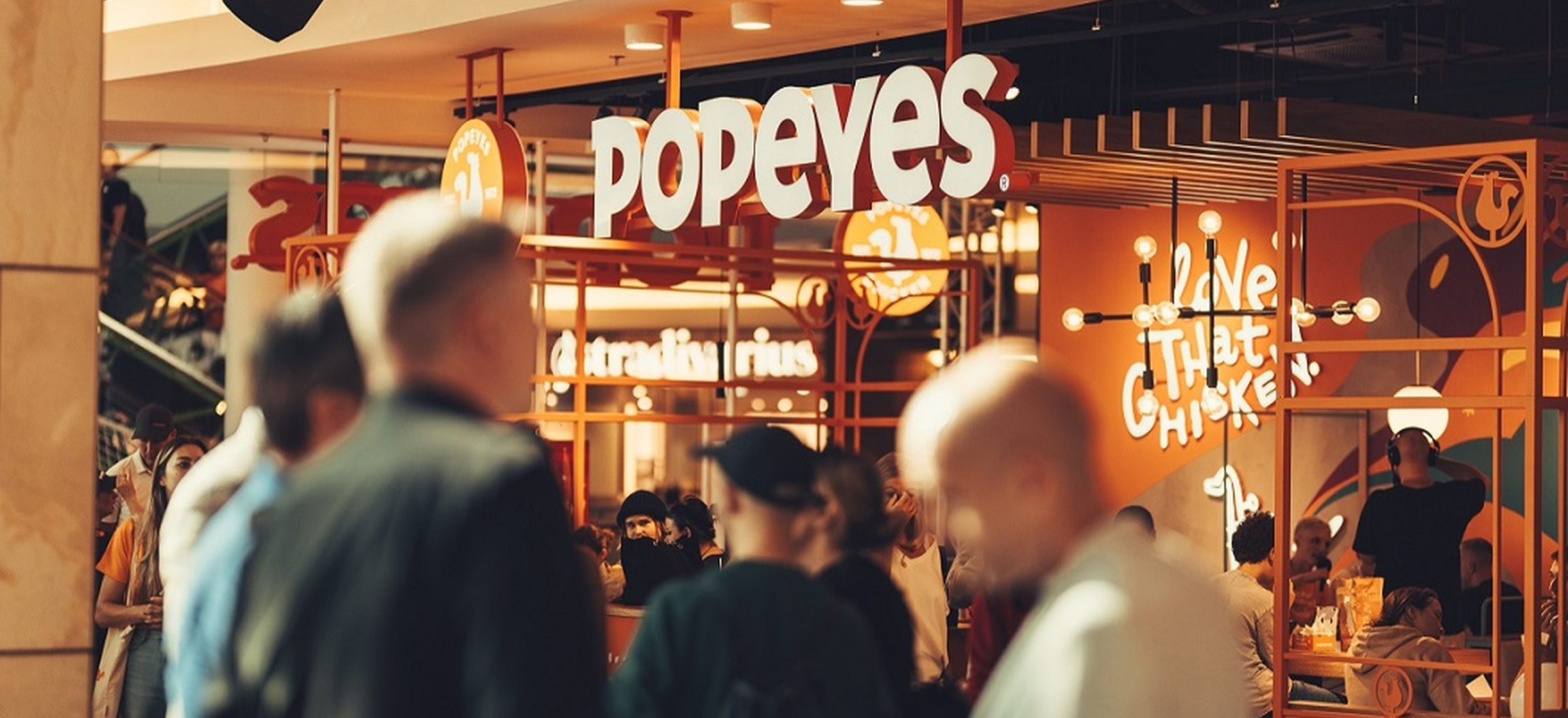 Pierwszy dzień wiosny w Popeyes. Sieć otwiera nowy lokal i rozda za darmo stos kanapek